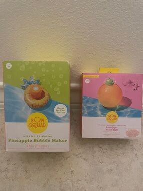 Sun Squad Pineapple Bubble Maker with Pineapple Motion Activated Beach Ball Set